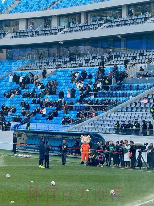 半程复盘 | 亮点追踪：一流场地见证多场经典比赛 中超球迷重回球场观赛