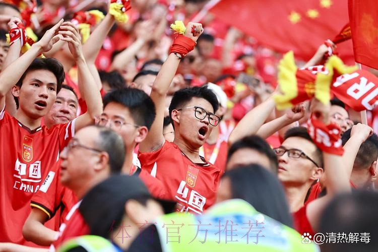 亮相中国杯 中国男足国家队期待开门红